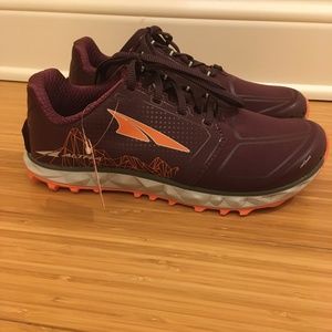 Women's Altra Superior 4 , Plum Size 8.5